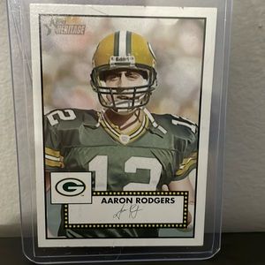 2006 Aaron Rodgers Topps Heritage. Great Condition